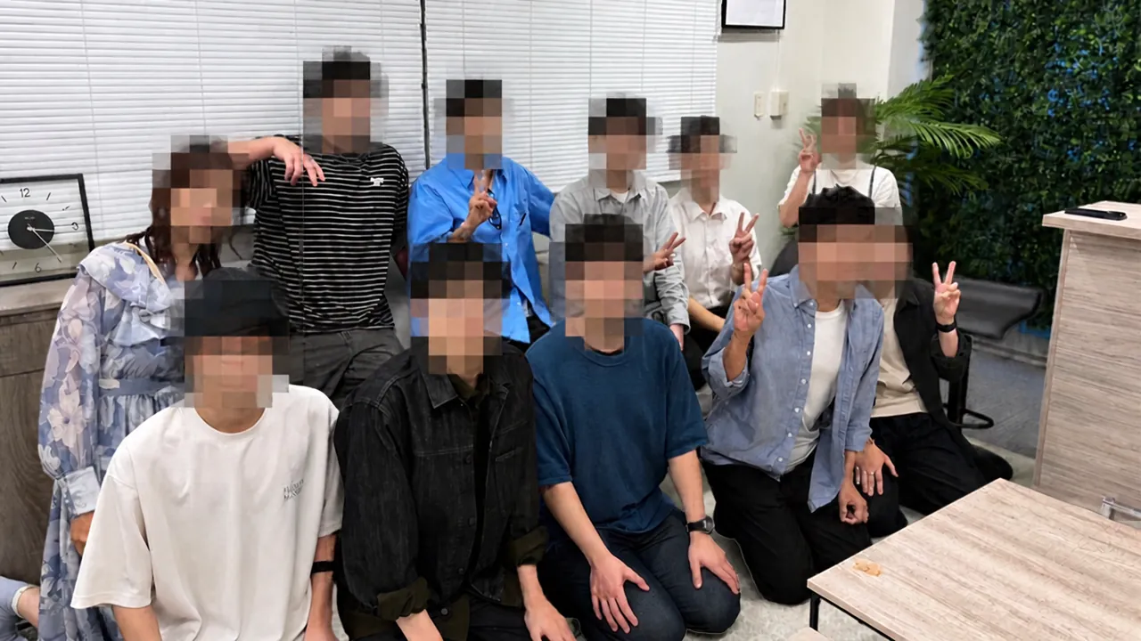 ヒーローベースでのオフ会の集合写真